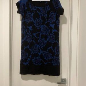 Black dress with blue roses - Made in Italy